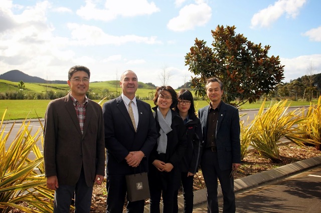 At Waihi Academy_27AUG13x600
